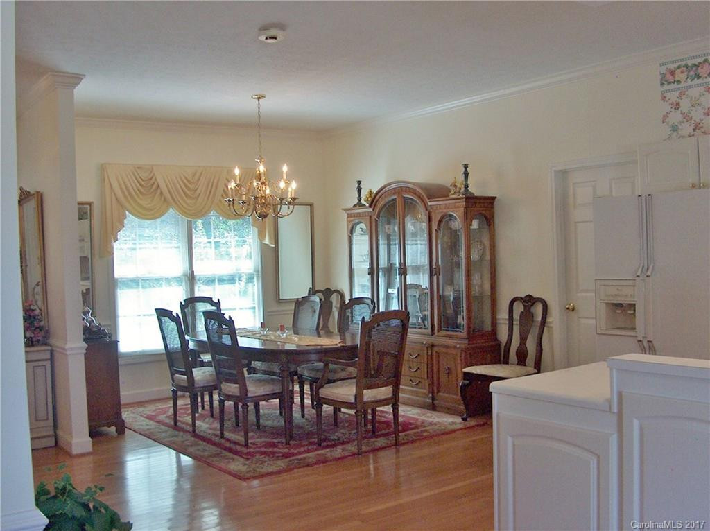 48 Falling Spring Road - Photo 10