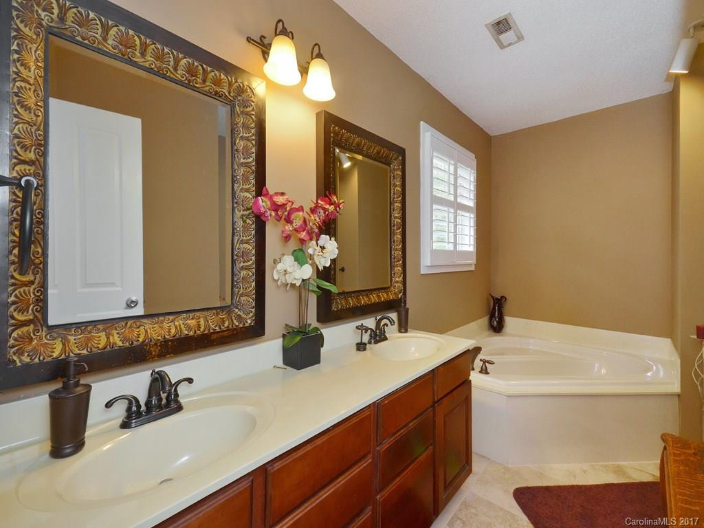 11 Hampton Lane #all 25,part 26 - Photo 14