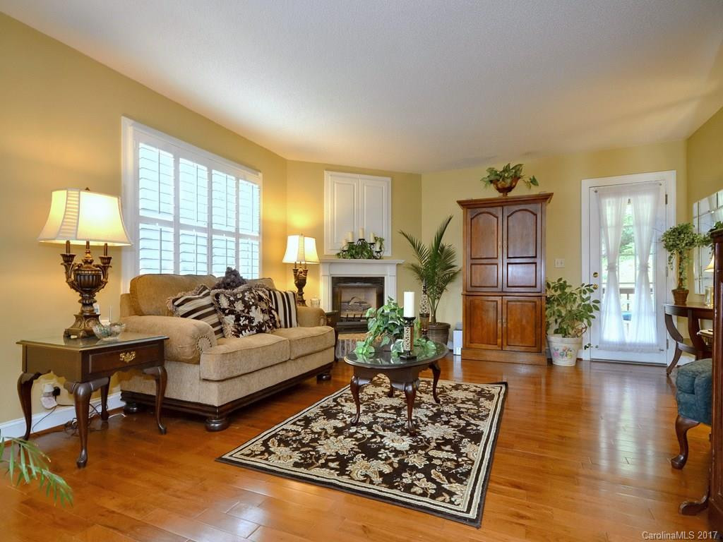 11 Hampton Lane #all 25,part 26 - Photo 3
