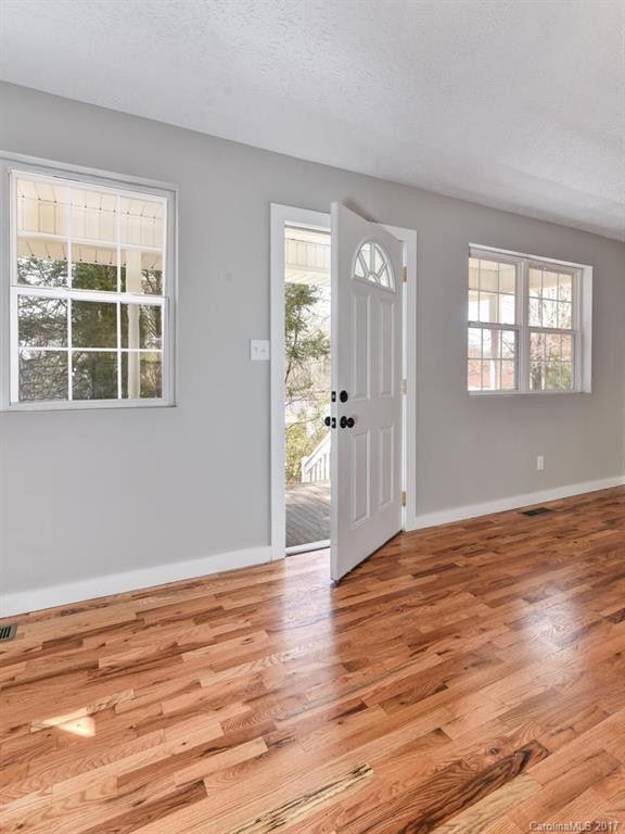 180 Joyner Avenue - Photo 2