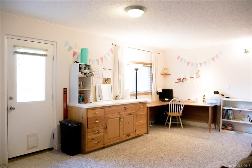 122 Scarlet Drive - Photo 16