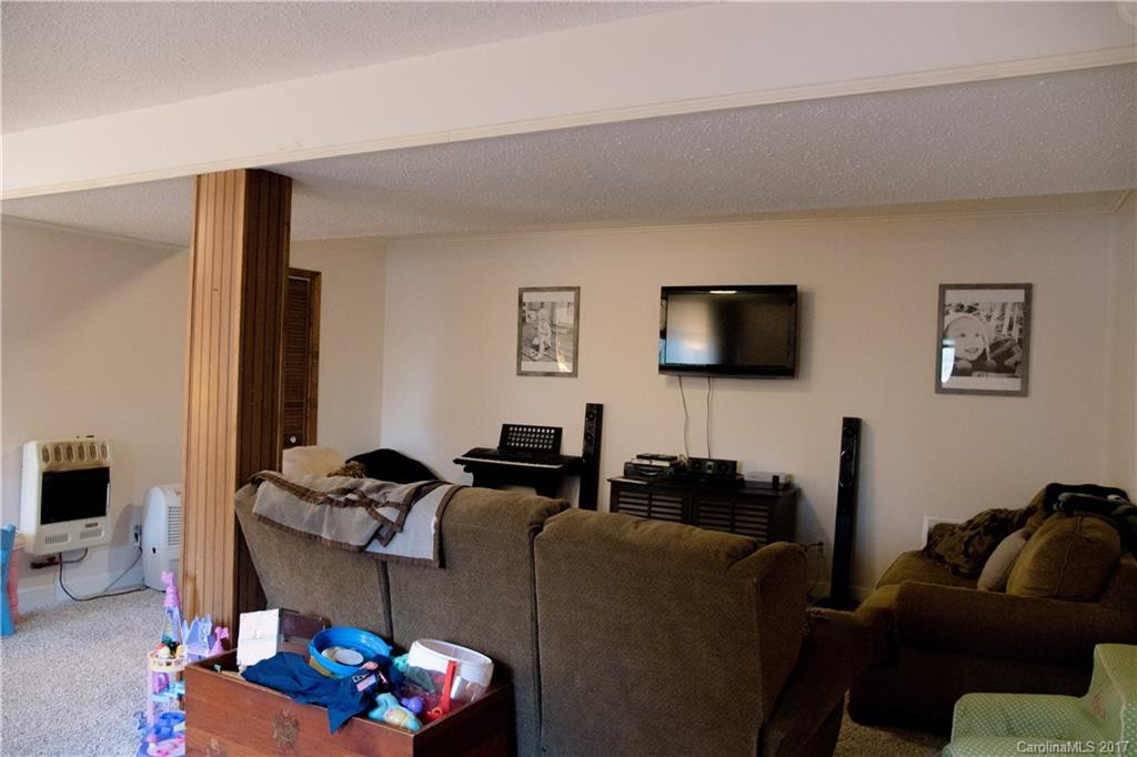 122 Scarlet Drive - Photo 17