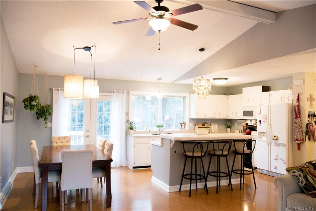 122 Scarlet Drive - Photo 7