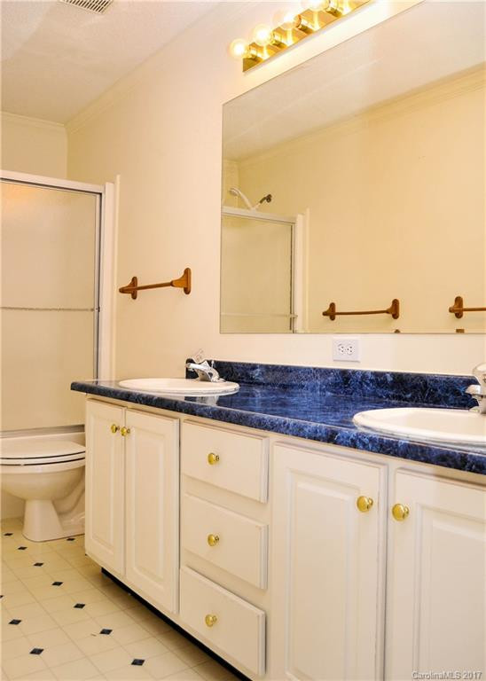 408 Betty's Lane - Photo 11
