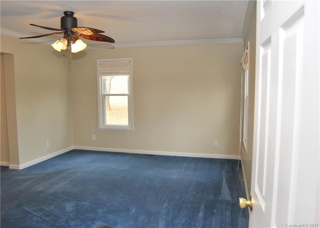 408 Betty's Lane - Photo 12