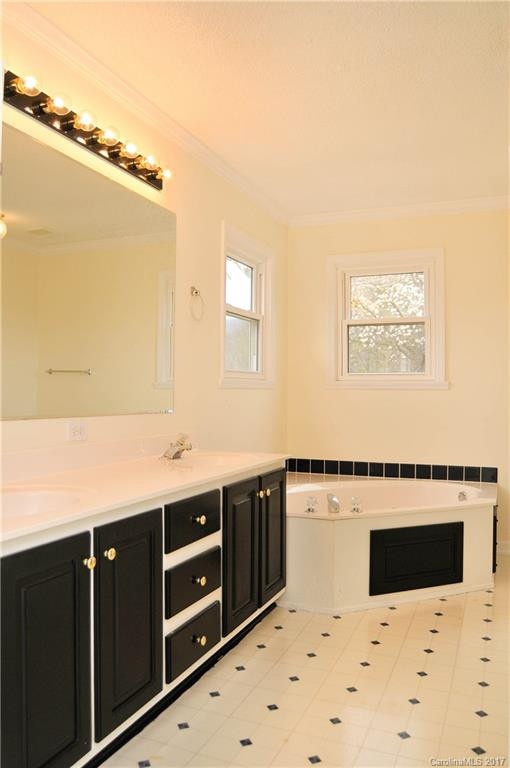 408 Betty's Lane - Photo 14