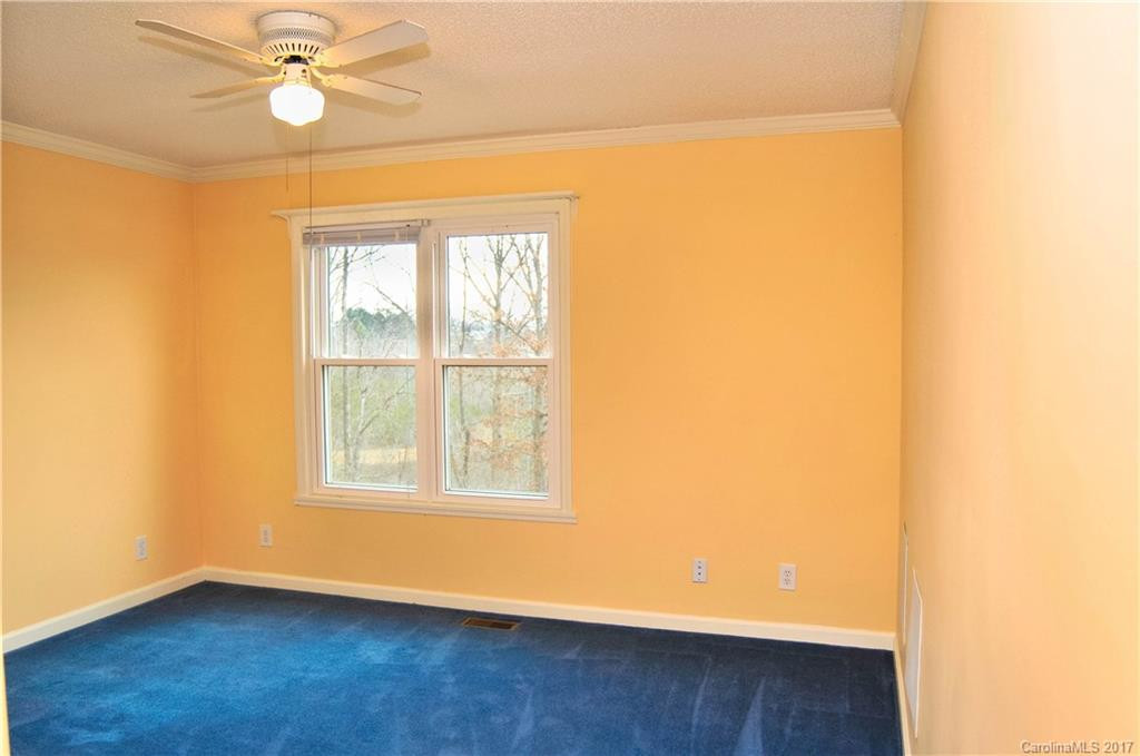 408 Betty's Lane - Photo 15