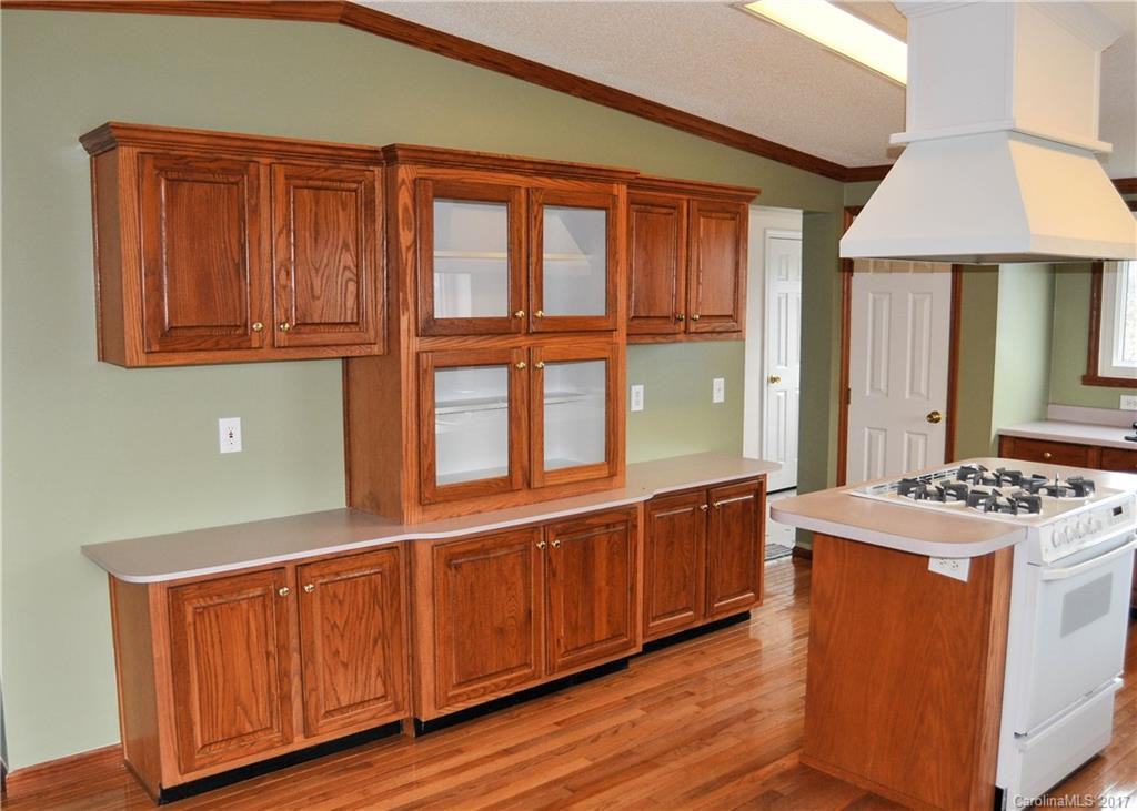 408 Betty's Lane - Photo 8