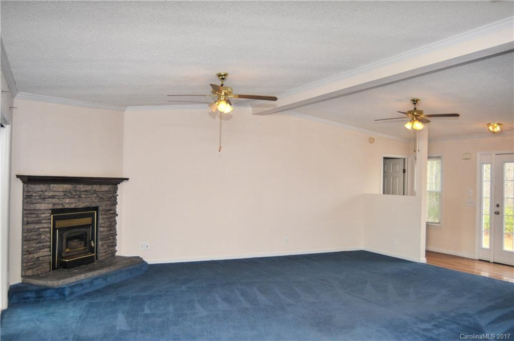 408 Betty's Lane - Photo 9