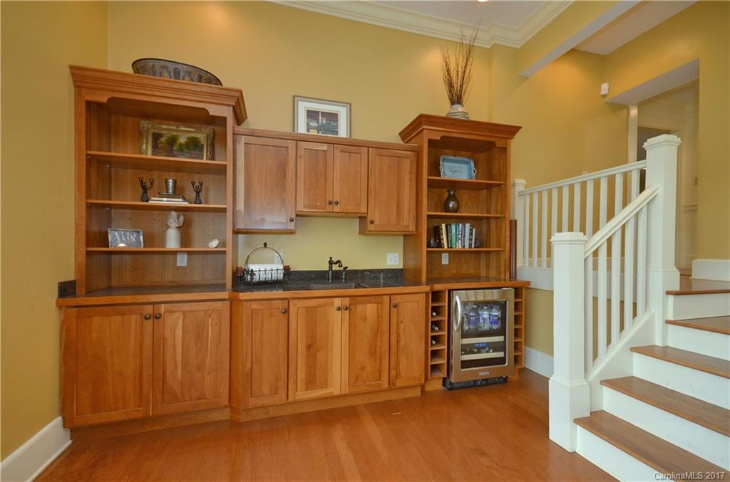 325 Midland Drive - Photo 19