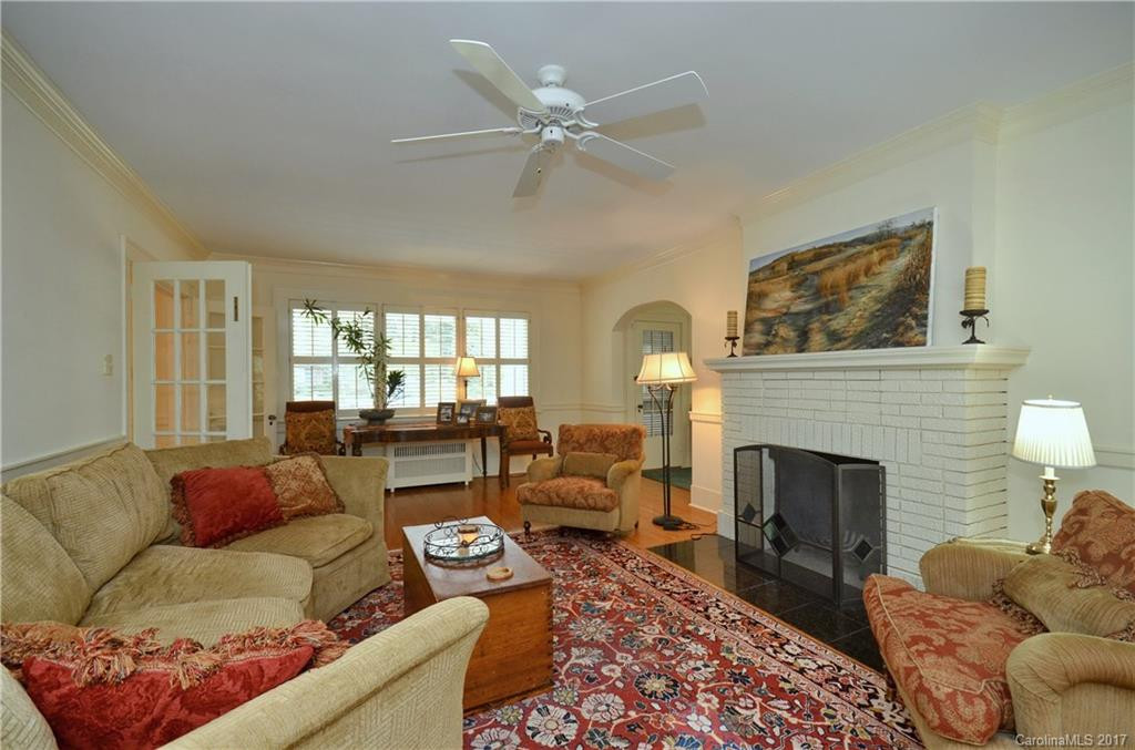 325 Midland Drive - Photo 4