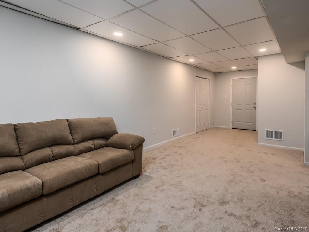52 Fieldcrest Road - Photo 17