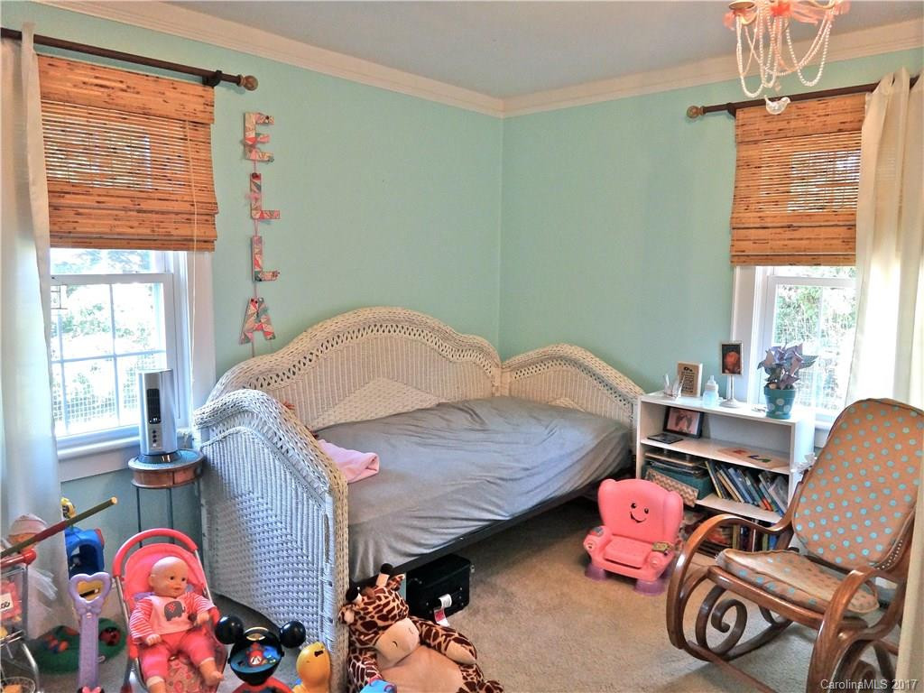 271 Brook Street - Photo 9