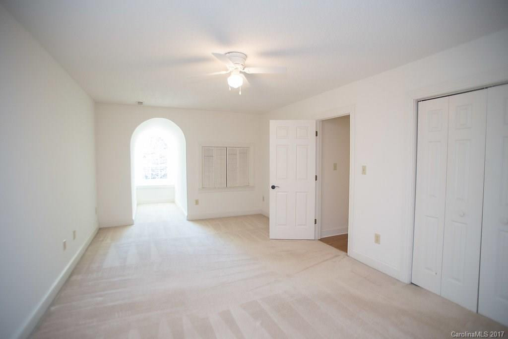 1105 Deep Woods Drive - Photo 2