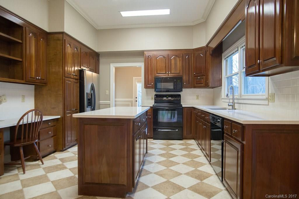 1105 Deep Woods Drive - Photo 18