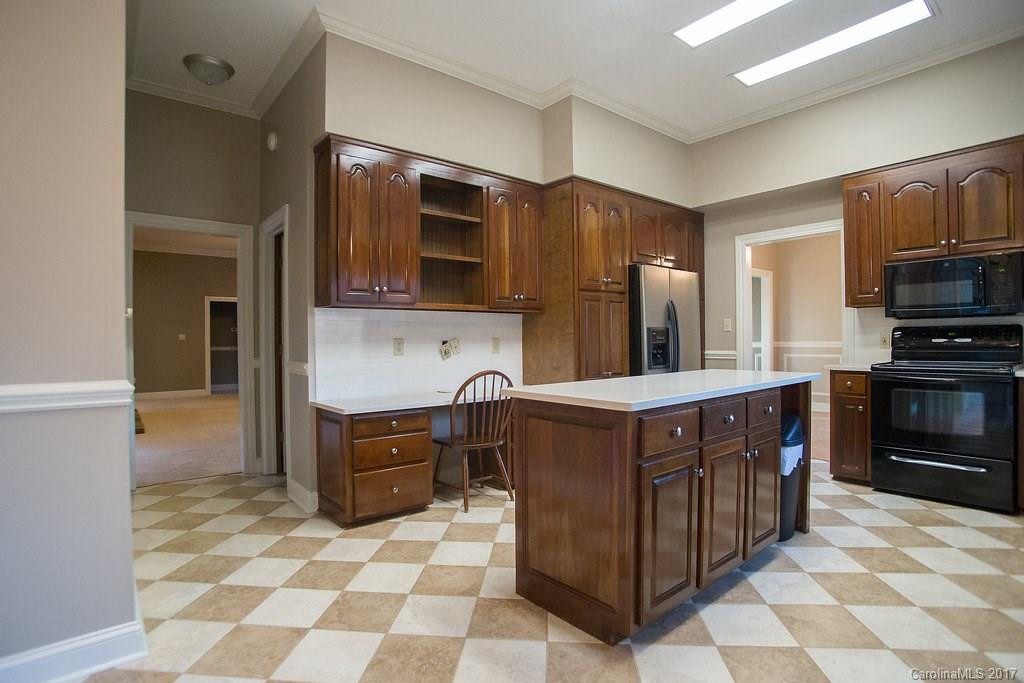 1105 Deep Woods Drive - Photo 19