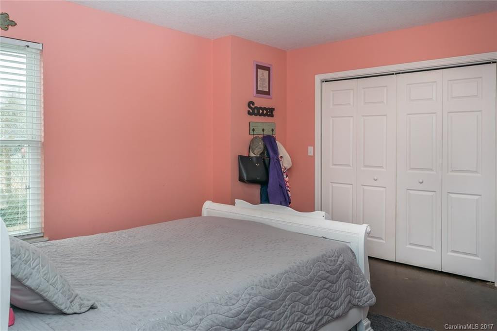 137 Grove Hills Drive #11R - Photo 15