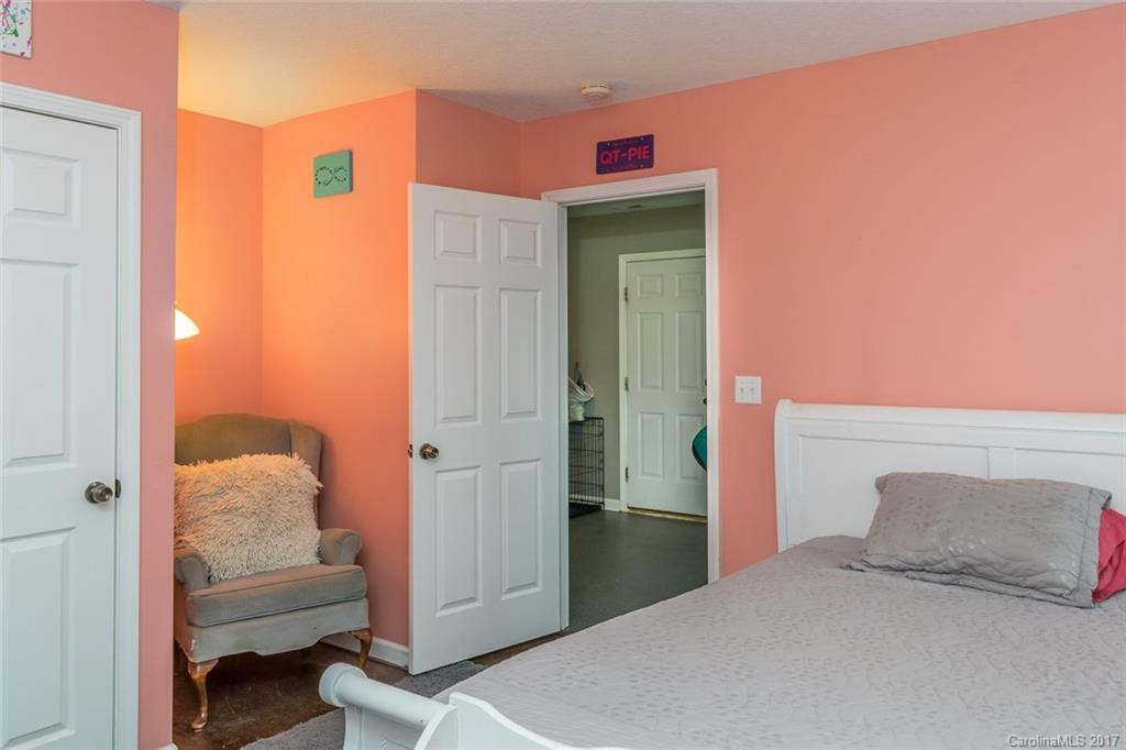 137 Grove Hills Drive #11R - Photo 17