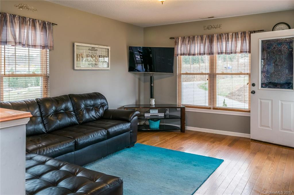 137 Grove Hills Drive #11R - Photo 3