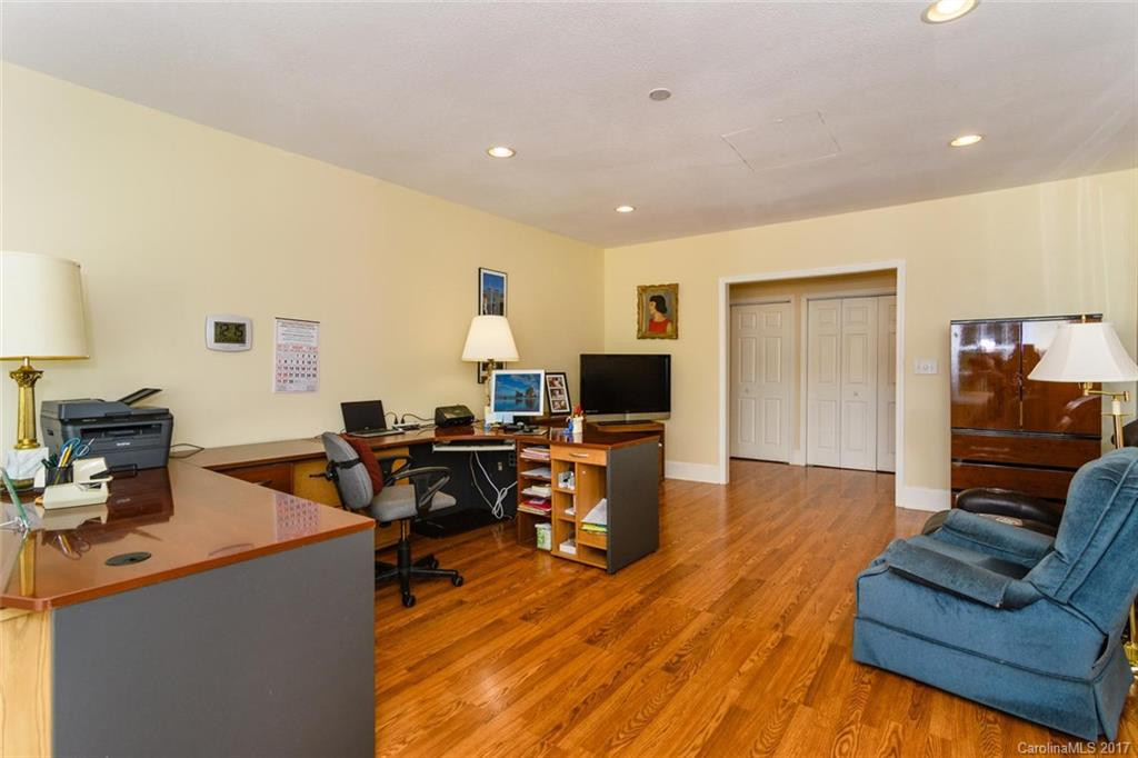 735 Settlers Trail - Photo 19