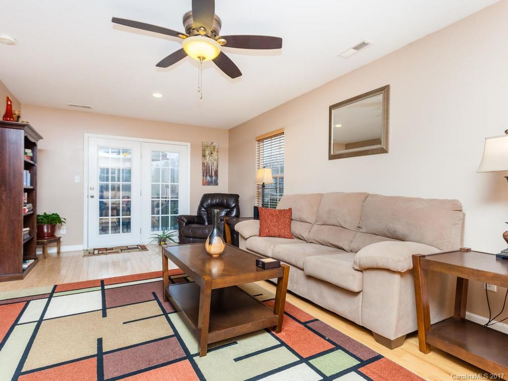 16 Worthington Lane #9 - Photo 7