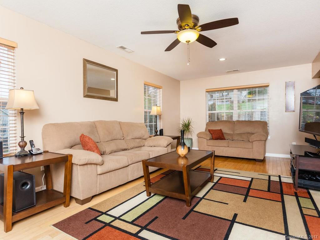 16 Worthington Lane #9 - Photo 8