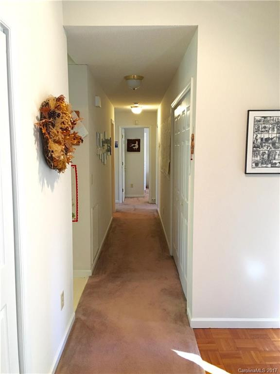 2670 Laurel Pointe Drive - Photo 3