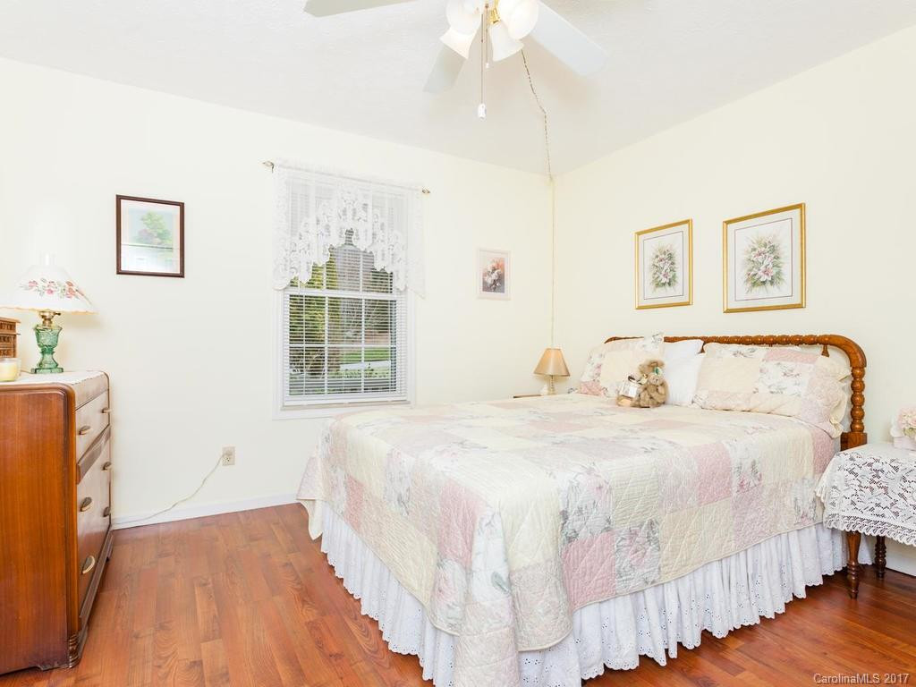 107 Prestwick Drive - Photo 16