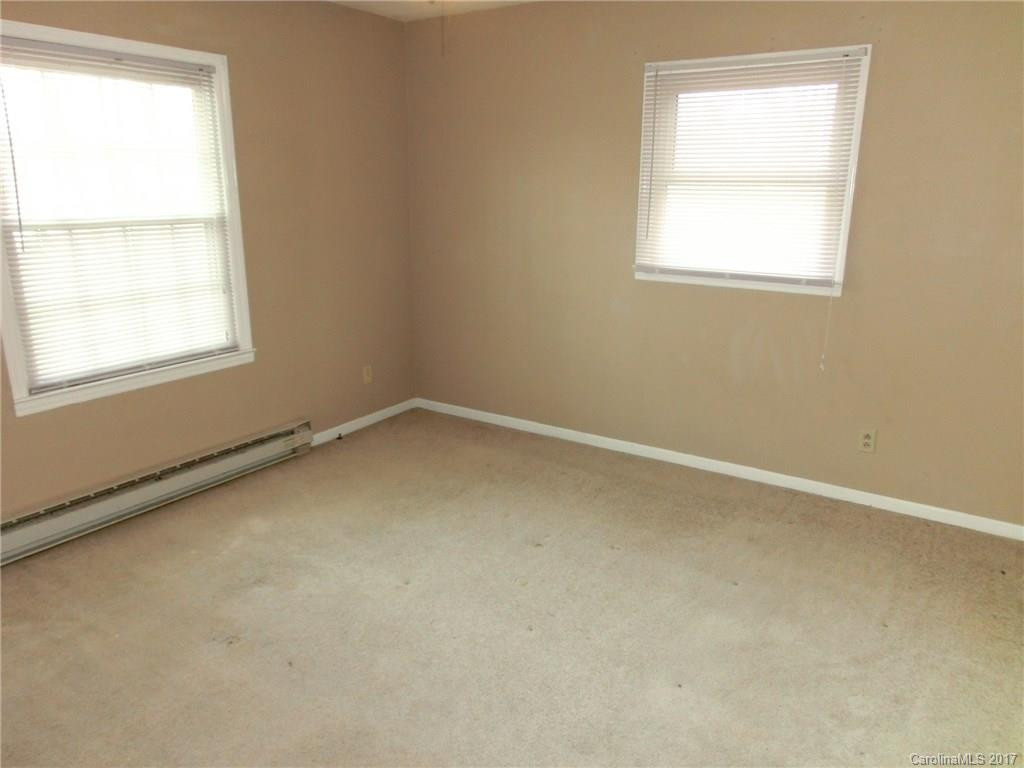 211 Yellowstone Drive - Photo 4