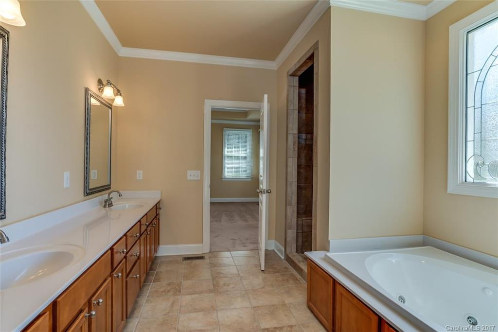 430 Chisholm Trail - Photo 14