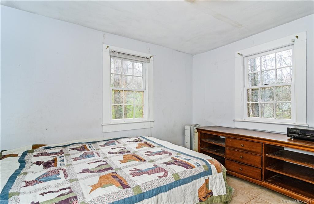2364 Memorial Highway - Photo 16