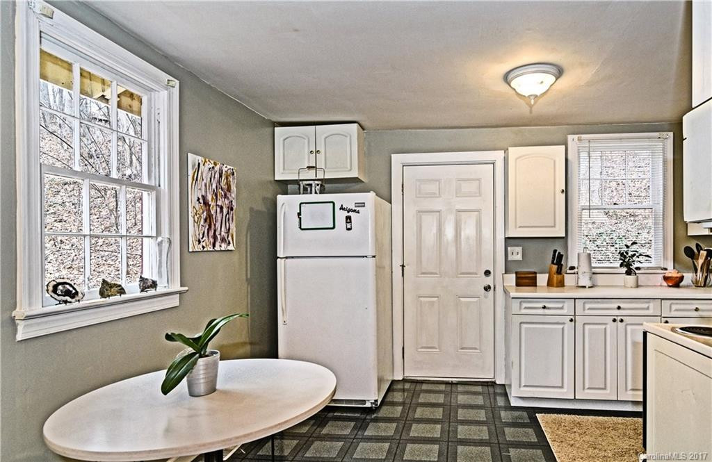 2364 Memorial Highway - Photo 8