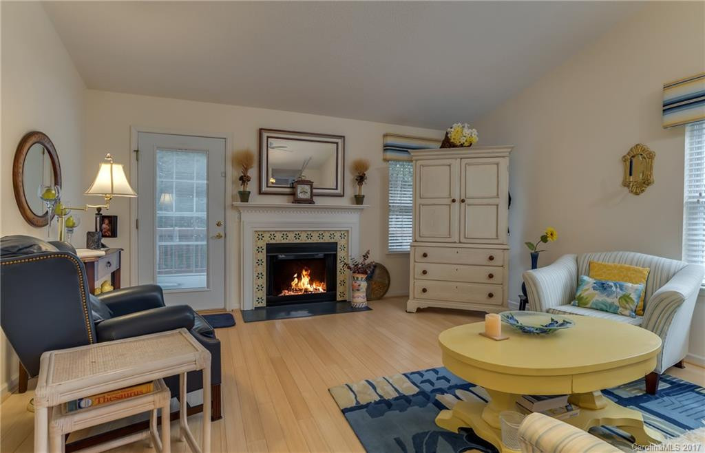 2 Woodridge View Court #41 - Photo 3