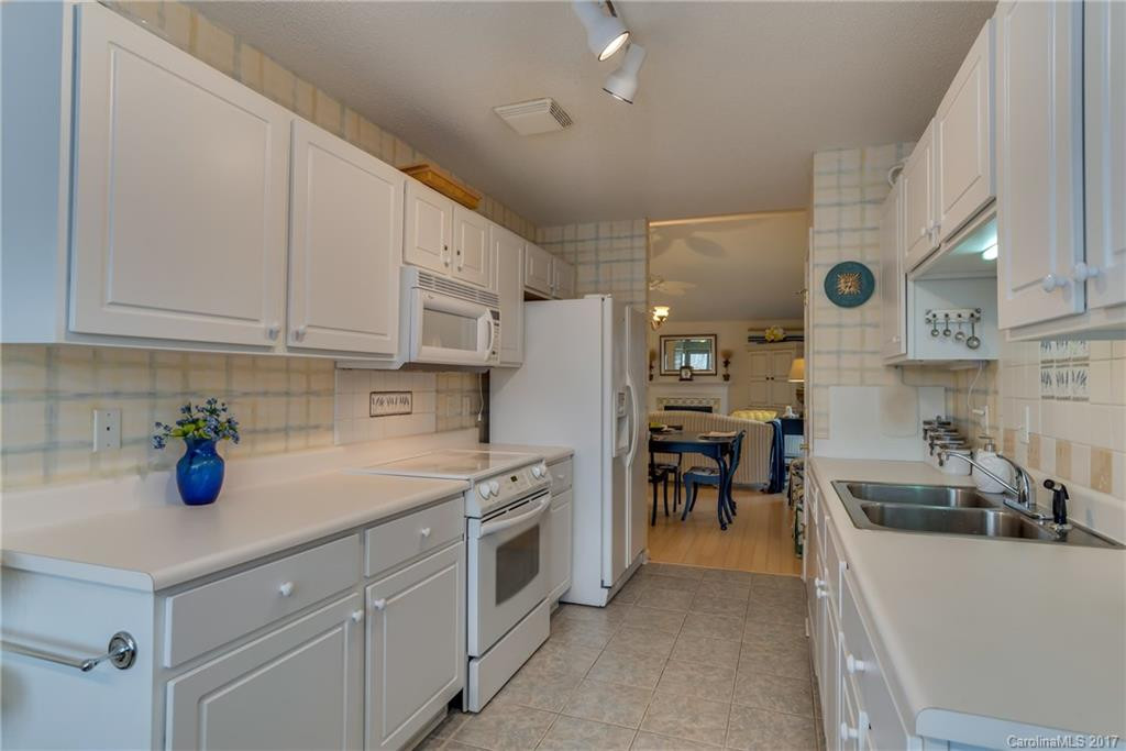 2 Woodridge View Court #41 - Photo 4