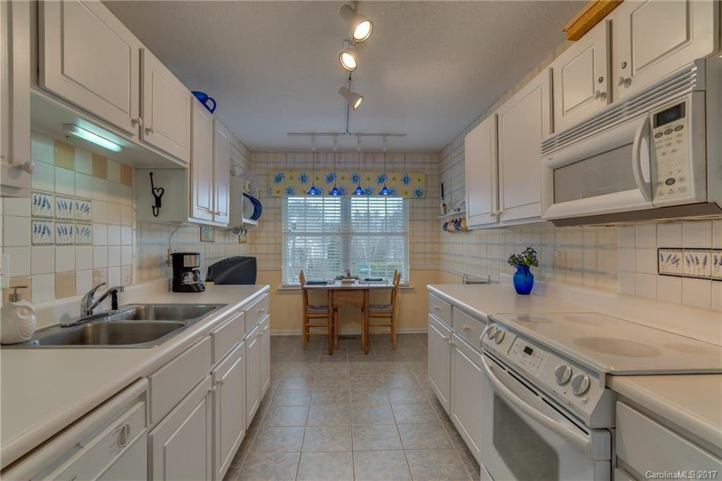 2 Woodridge View Court #41 - Photo 5