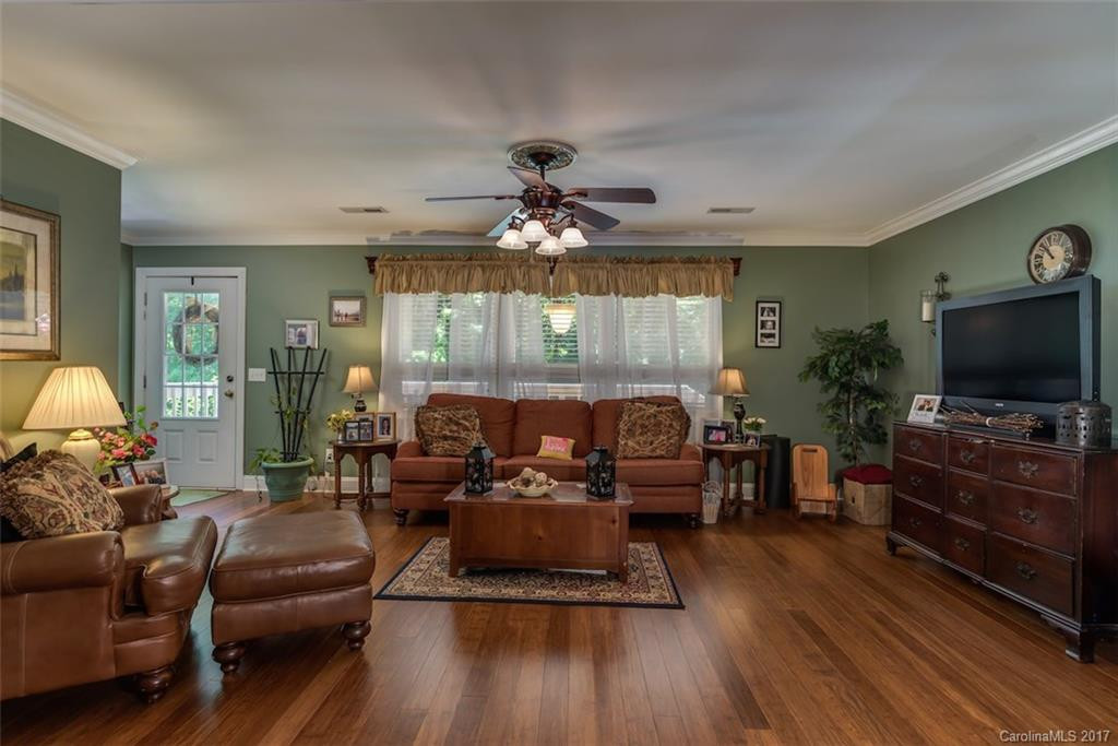 120 Flynn Road - Photo 4