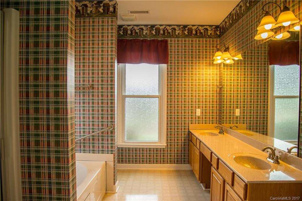 290 Linsay Lane - Photo 12