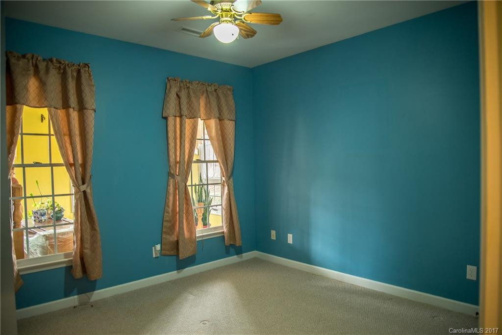 290 Linsay Lane - Photo 14