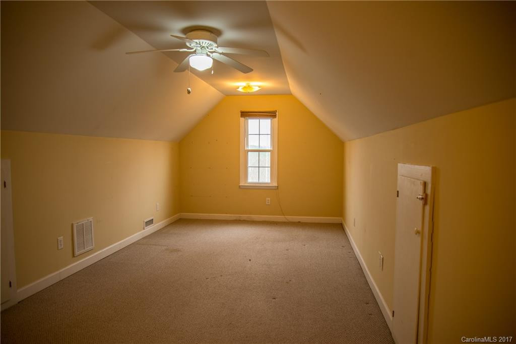 290 Linsay Lane - Photo 17