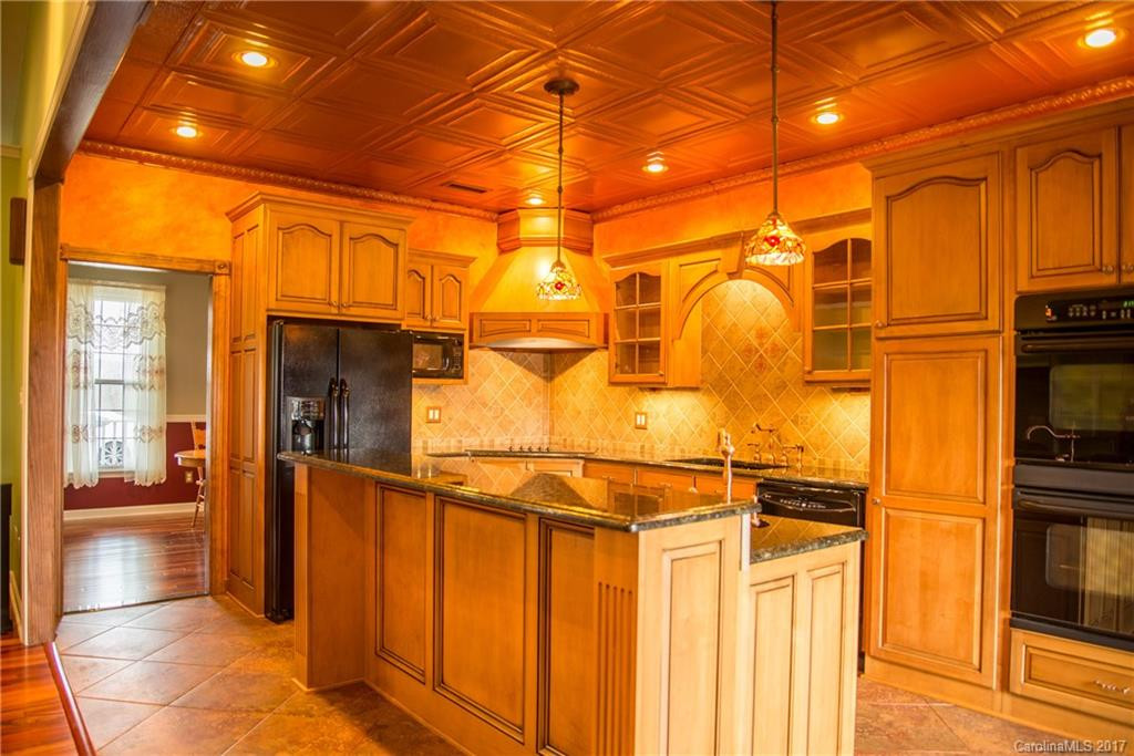 290 Linsay Lane - Photo 8