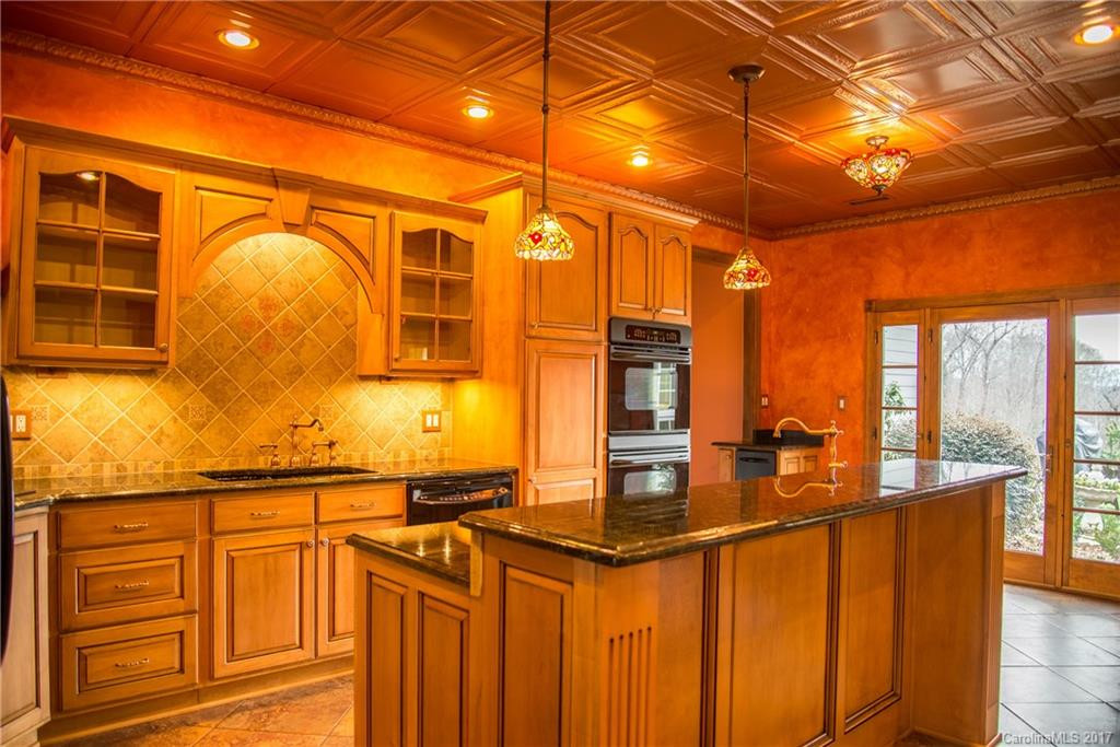 290 Linsay Lane - Photo 9