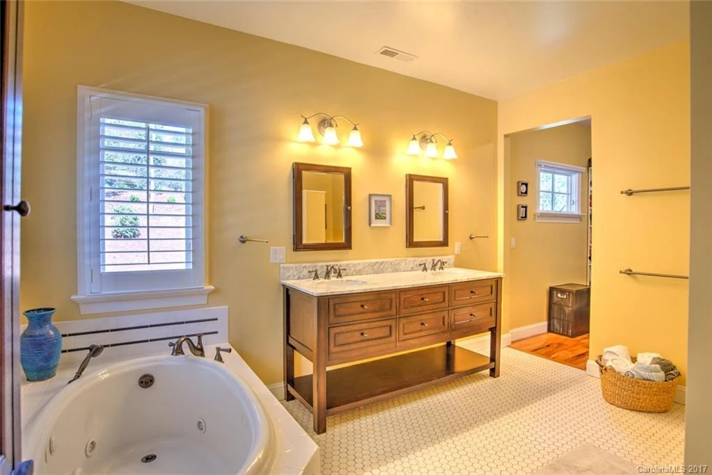 355 Lakeshore Drive - Photo 17