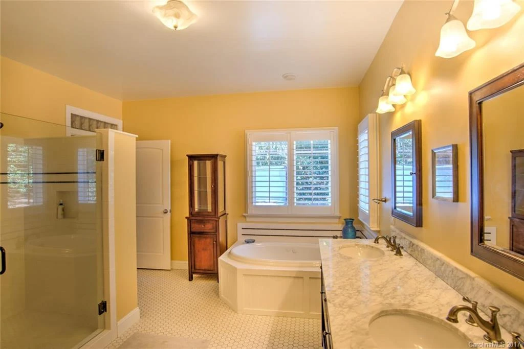 355 Lakeshore Drive - Photo 18