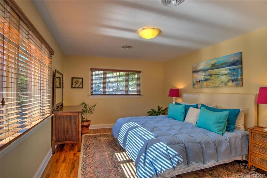 355 Lakeshore Drive - Photo 20