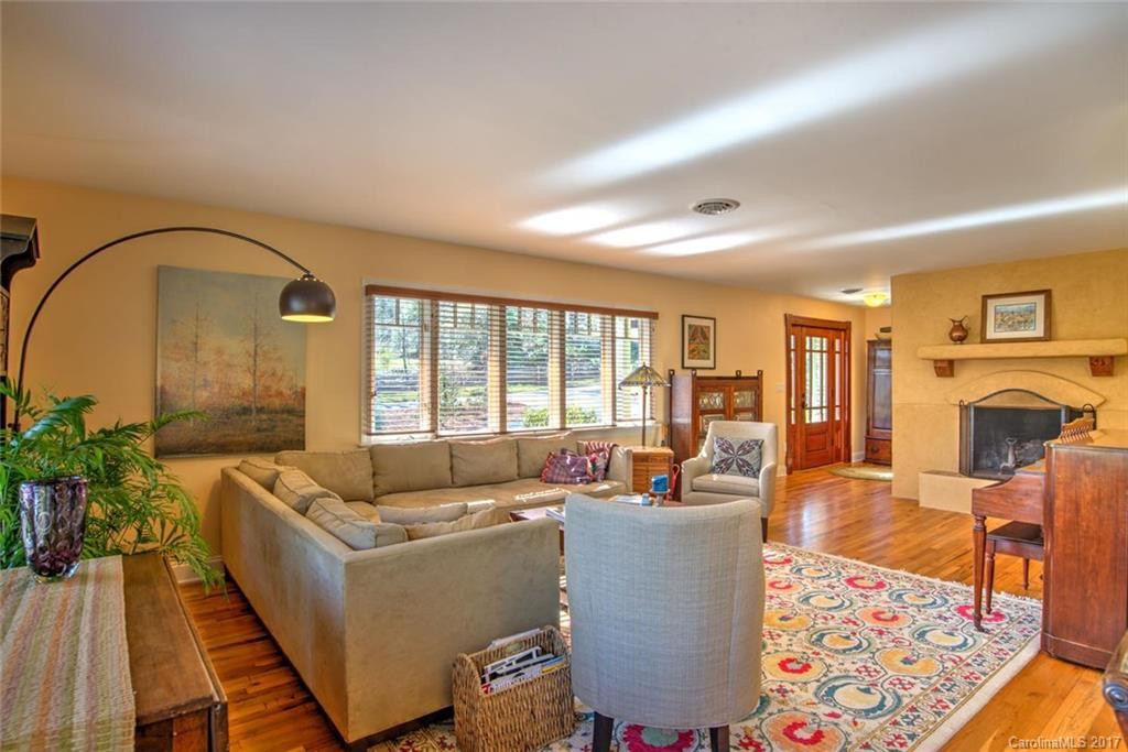355 Lakeshore Drive - Photo 5