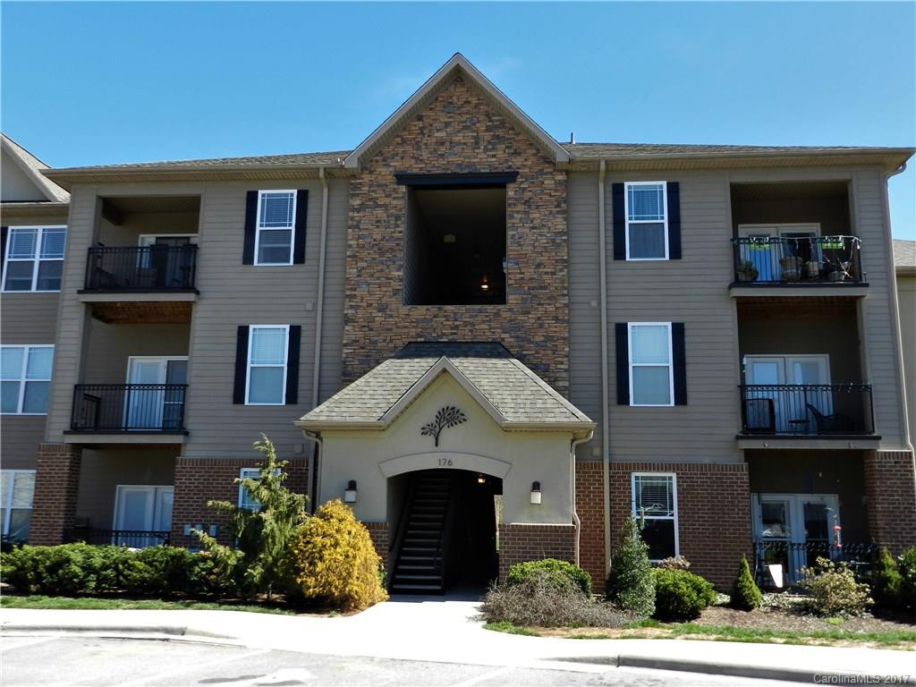 176 Brickton Village Circle #306