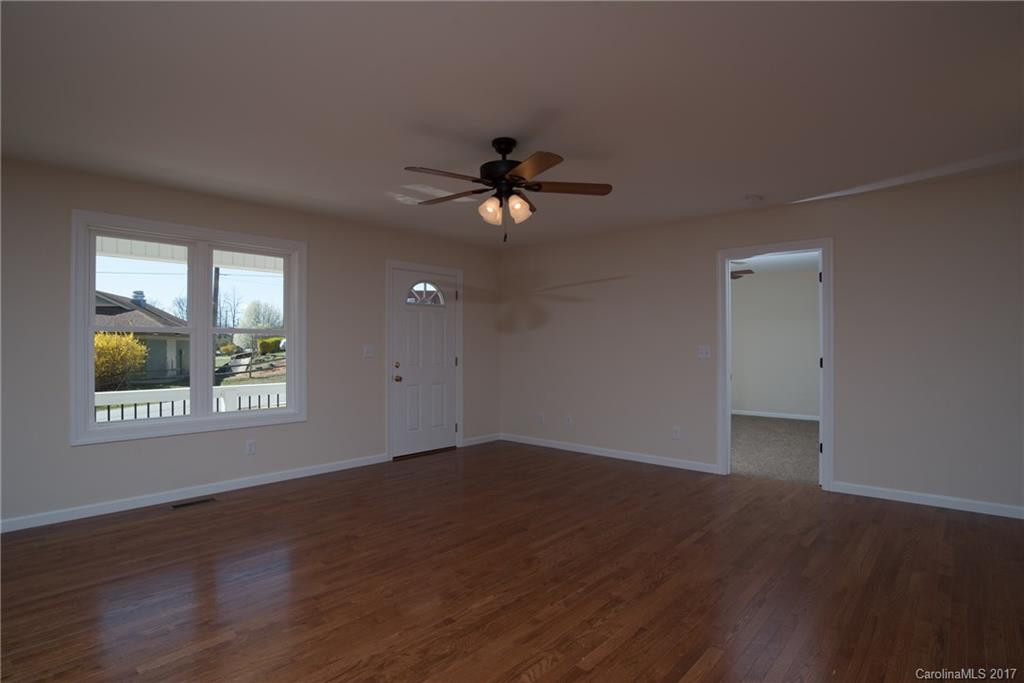 300 Garren Lane - Photo 2
