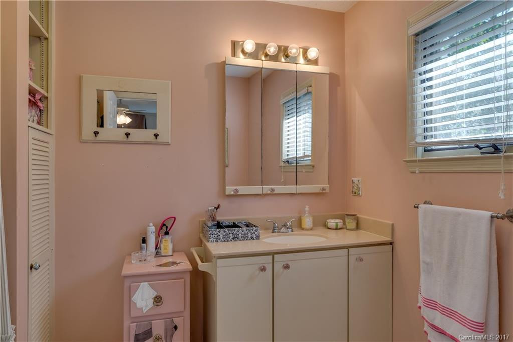 231 Laurel Drive - Photo 18
