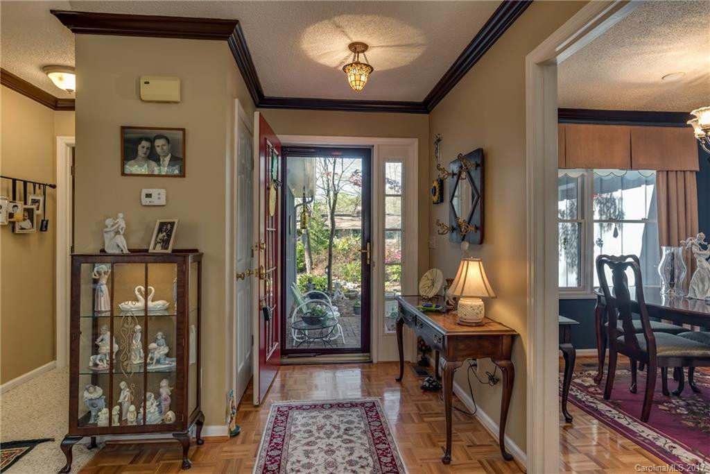 231 Laurel Drive - Photo 4