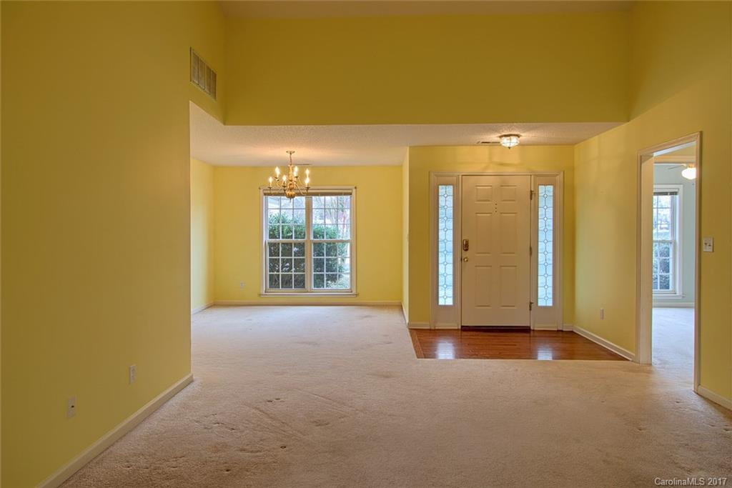 1022 Thorncrest Drive - Photo 2